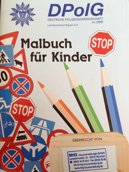 Titelbild Malbuch für Kinder mit Buntstiften